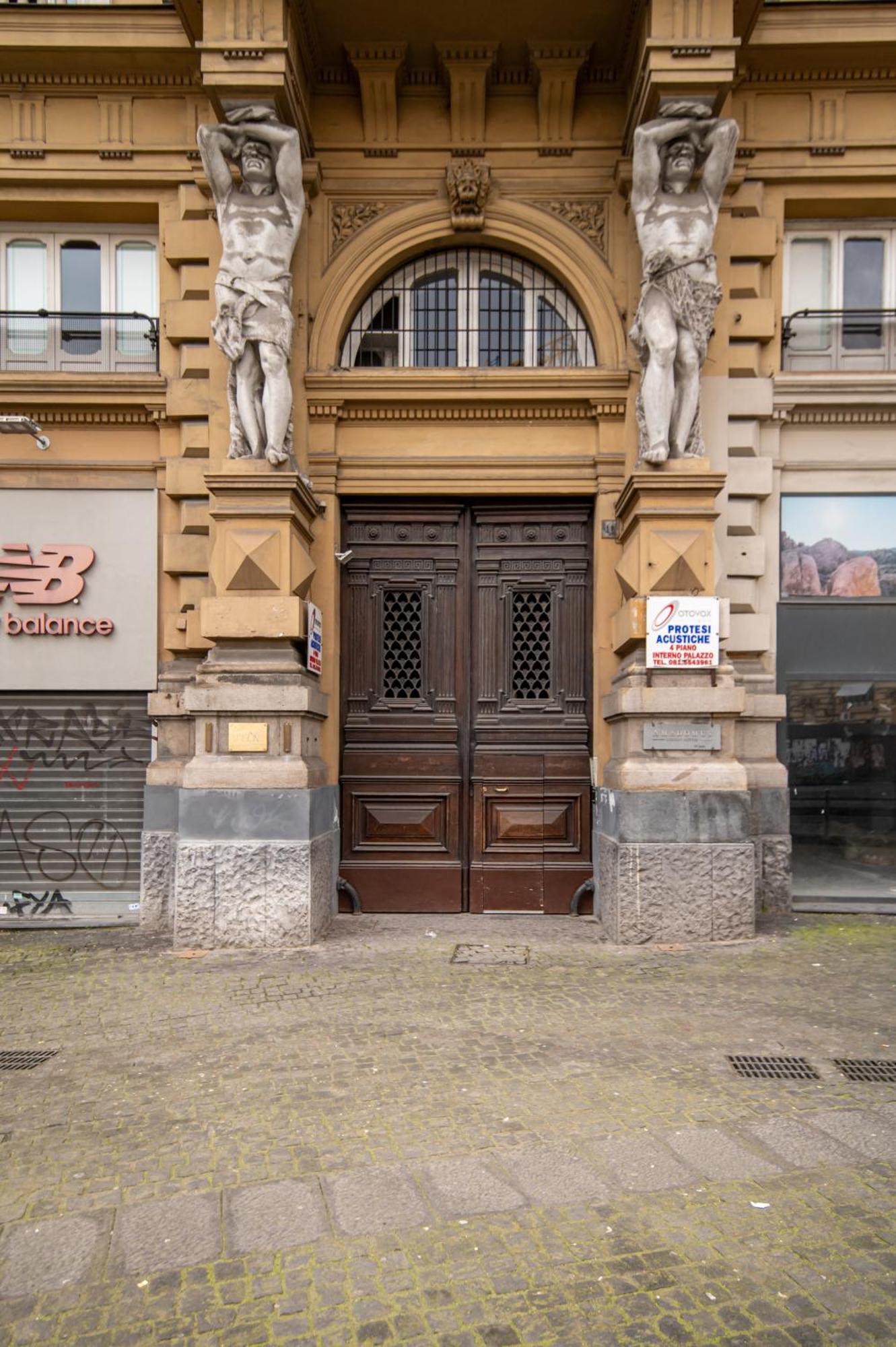 Les Maisons Napoli Екстериор снимка
